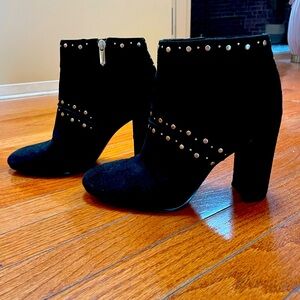 Sam Edelman size 9 suede studded ankle boot.